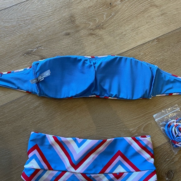 Aerie Bandeau Swim Top and High Rise Bottoms. XS - Picture 4 of 7